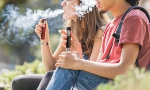 Zakaz sprzedaży jednorazowych e-papierosów. Projekt przyspiesza