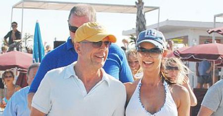 Bruce Willis na romantycznych wakacjach