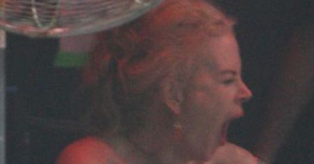 Znudzona Kidman na koncercie męża