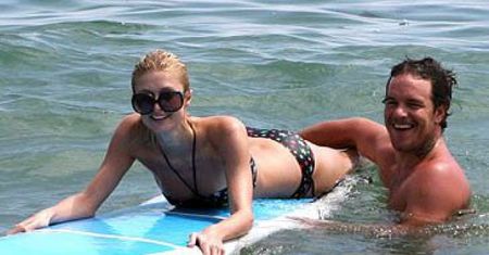 Paris uczy się surfingu