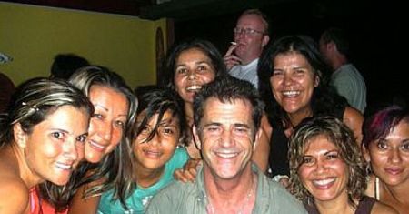 Mel Gibson ciągle pije?