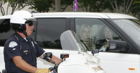 Britney z policyjną eskortą!