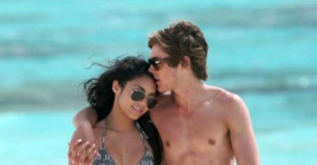 Zac i Vanessa na plaży