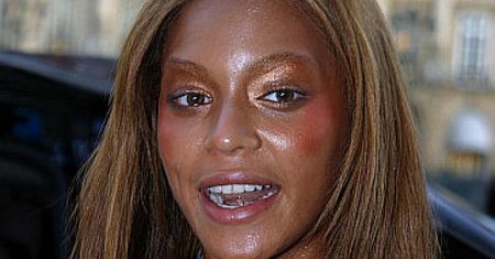 Potworny make-up Beyonce