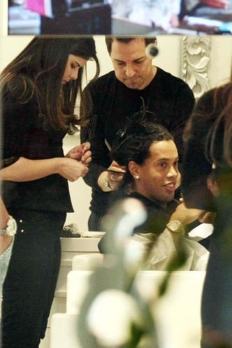 Ronaldinho u fryzjera