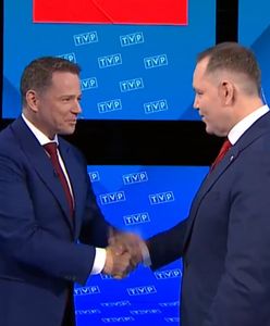 Tak wyglądało przywitanie. Ciepły gest kandydatów