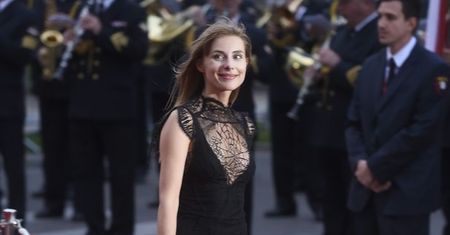 "Prawo Agaty": Katarzyna Zawadzka odsłoniła wdzięki w koronkowej kreacji