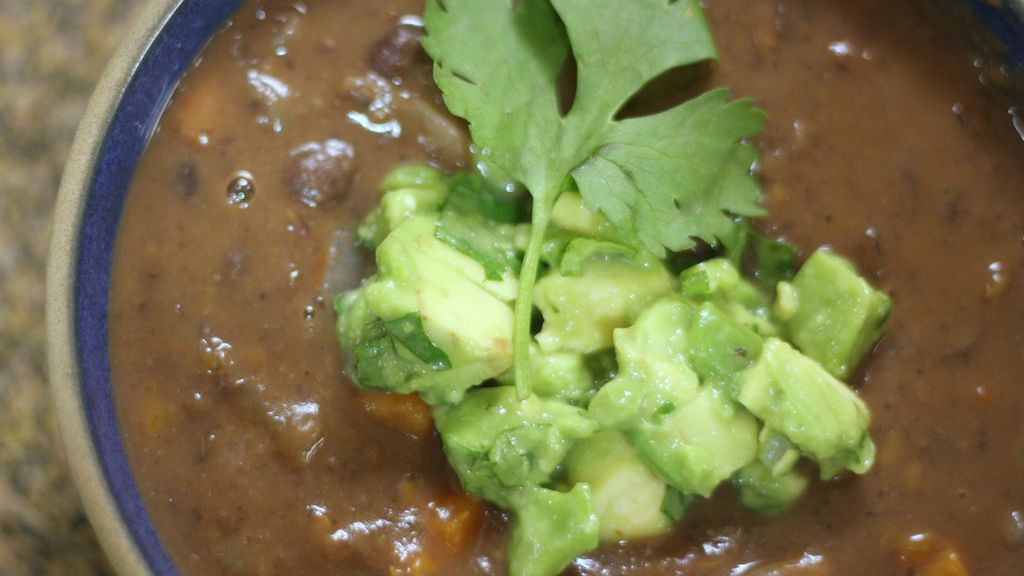 Zupa z czarnej fasoli