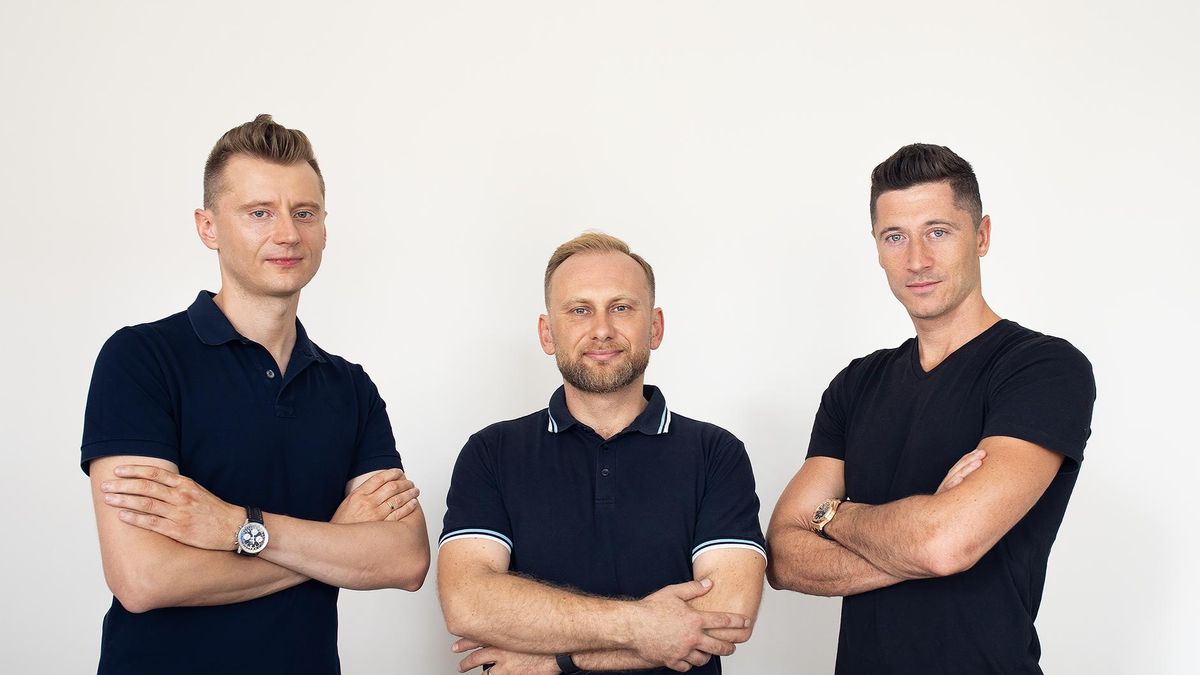 Od lewej: Dawid Urban, Michał Wroczyński i Robert Lewandowski