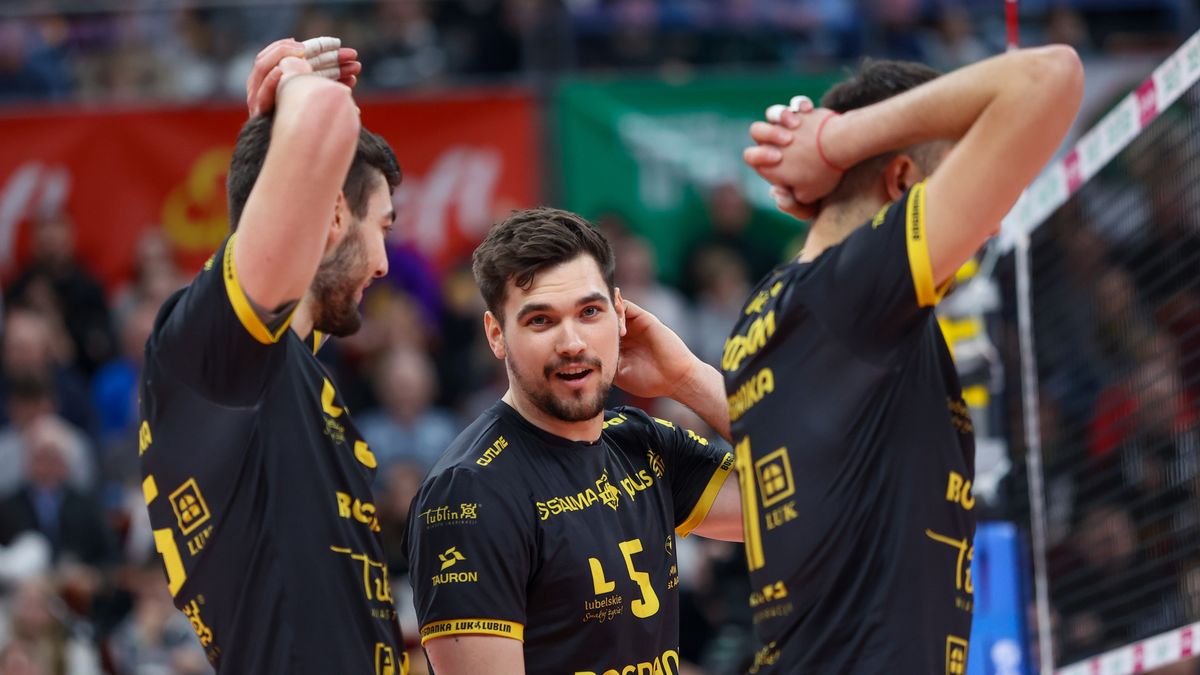 WP SportoweFakty / Anna Klepaczko / Na zdjęciu: Mikołaj Sawicki (w środku)