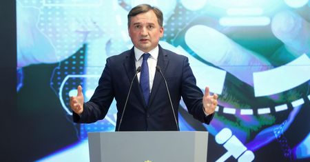 Zbigniew Ziobro pozywa Donalda Tuska. Komorowski: Kaczyński zawsze miał z nim kłopoty