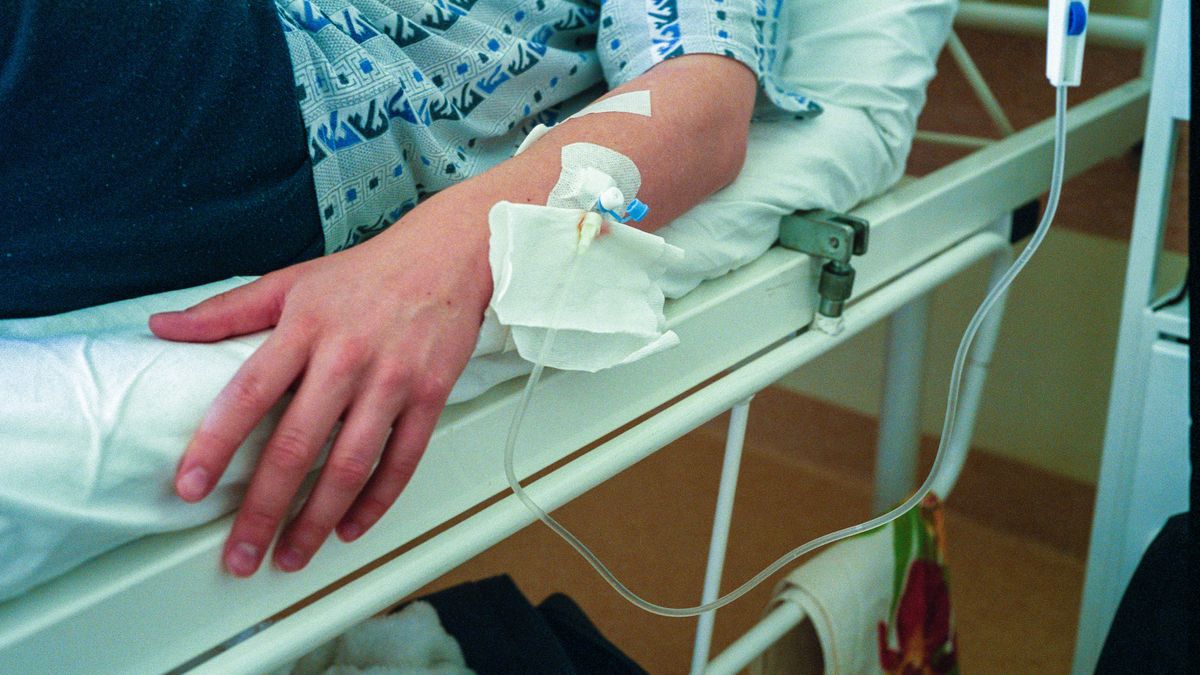 Midsection Of Man Lying On Hospital BedPhoto Taken In Poland, WarsawSlawomir Olzacki / EyeEmSickness, One Person, Hospital Ward, Human Body Part, Day, Warsaw, Indoors, Lying Down, Men, Bed, Poland, Real People, Healthcare And Medicine, Human Hand, Midsection, Problems, Hospital, Iv Drip, Patient, Horizontal Image