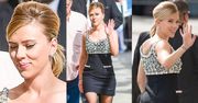 Odmieniona Scarlett Johansson błyszczy w kusej sukience Miu Miu