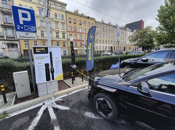 Wrocław: Pierwsze ładowarki do aut elektrycznych na miejskich parkingach. Ile kosztuje ładowanie?