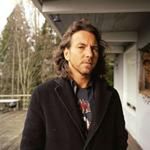 Eddie Vedder z technicznymi Camerona Crowe'a