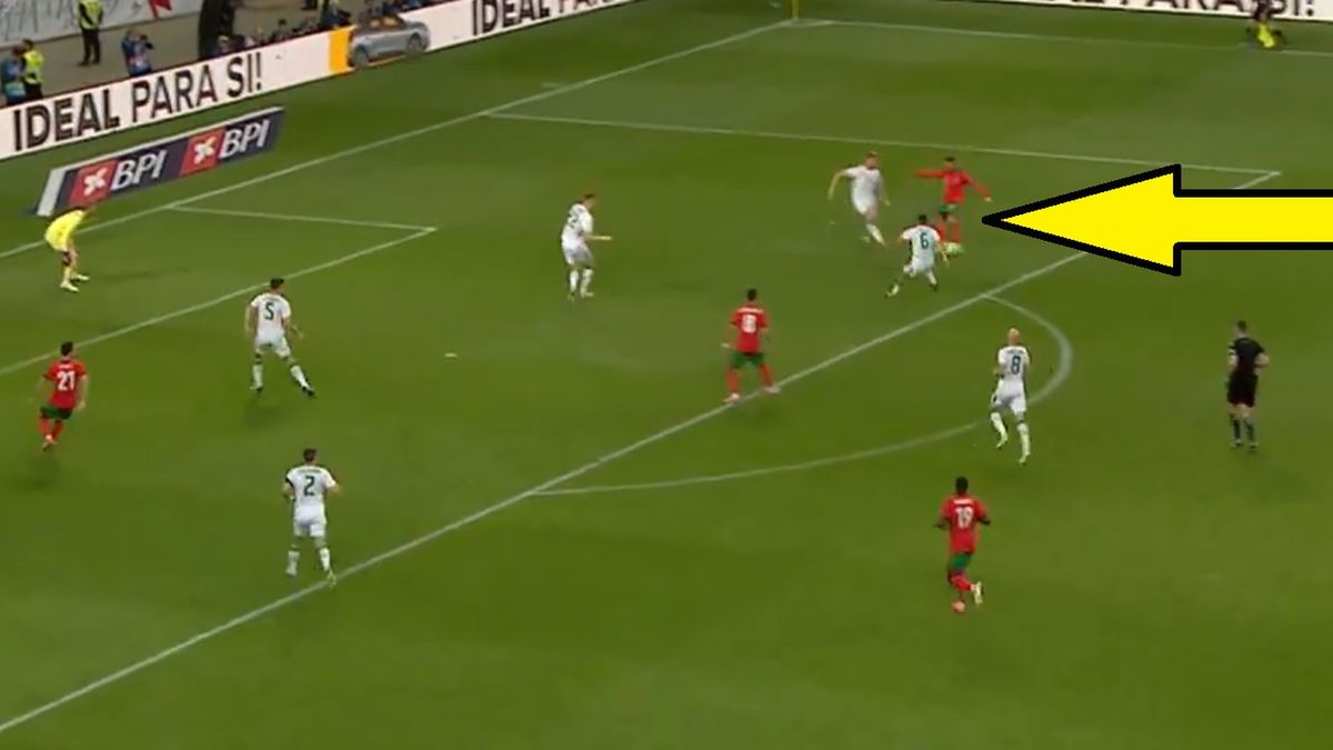 Twitter / Screen / Polsat Sport / Na zdjęciu: Cristiano Ronaldo strzelił pięknego gola w meczu z Irlandią