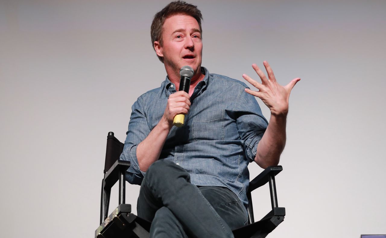 Edward Norton dołączy do obsady sequelu "Na noże". Na jaw wyszły kolejne informacje