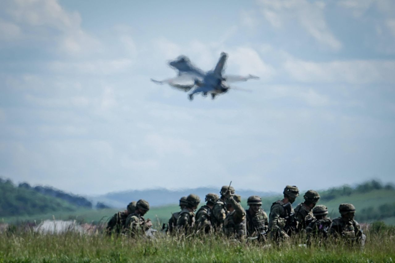 F-16 fighter jets will soon enter the front lines in Ukraine