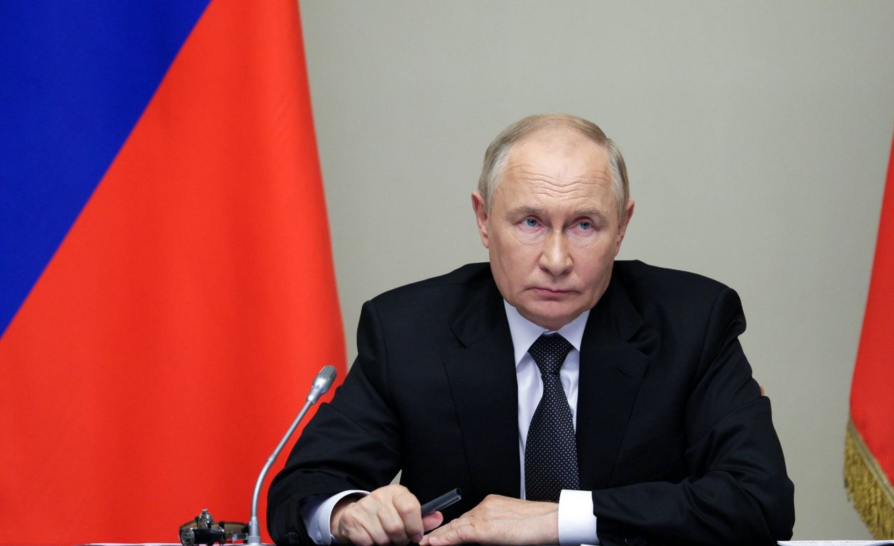 Putin caught angry as Ukraine advances in Russia