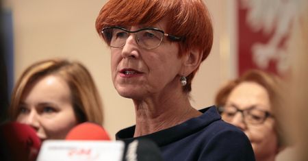 Donald Tusk skrytykował prezydenta Andrzeja Dudę. Elżbieta Rafalska: "podły i chamski atak"