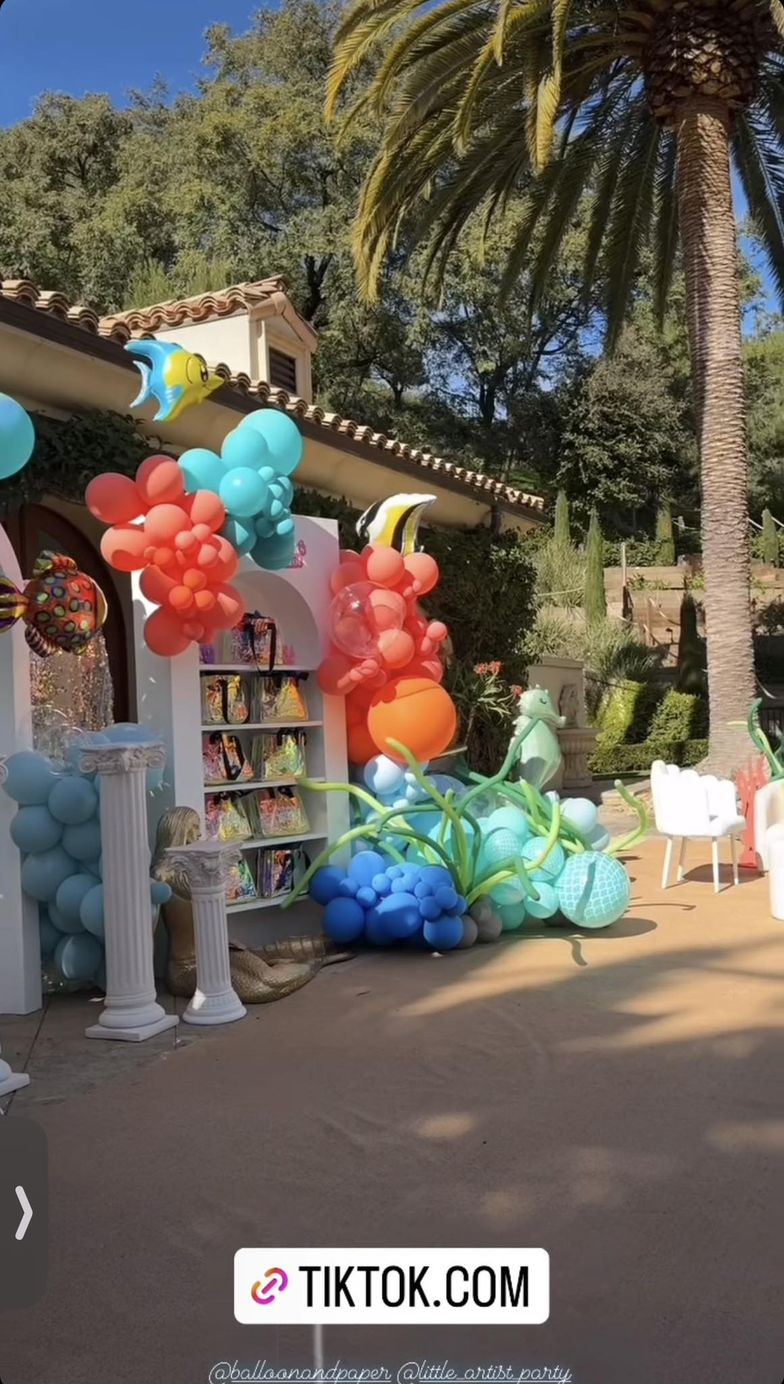 Huczne urodziny synka Paris Hilton