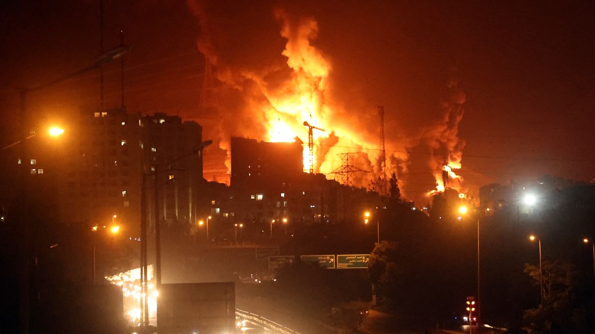 Pożar składu paliwa w Teheranie