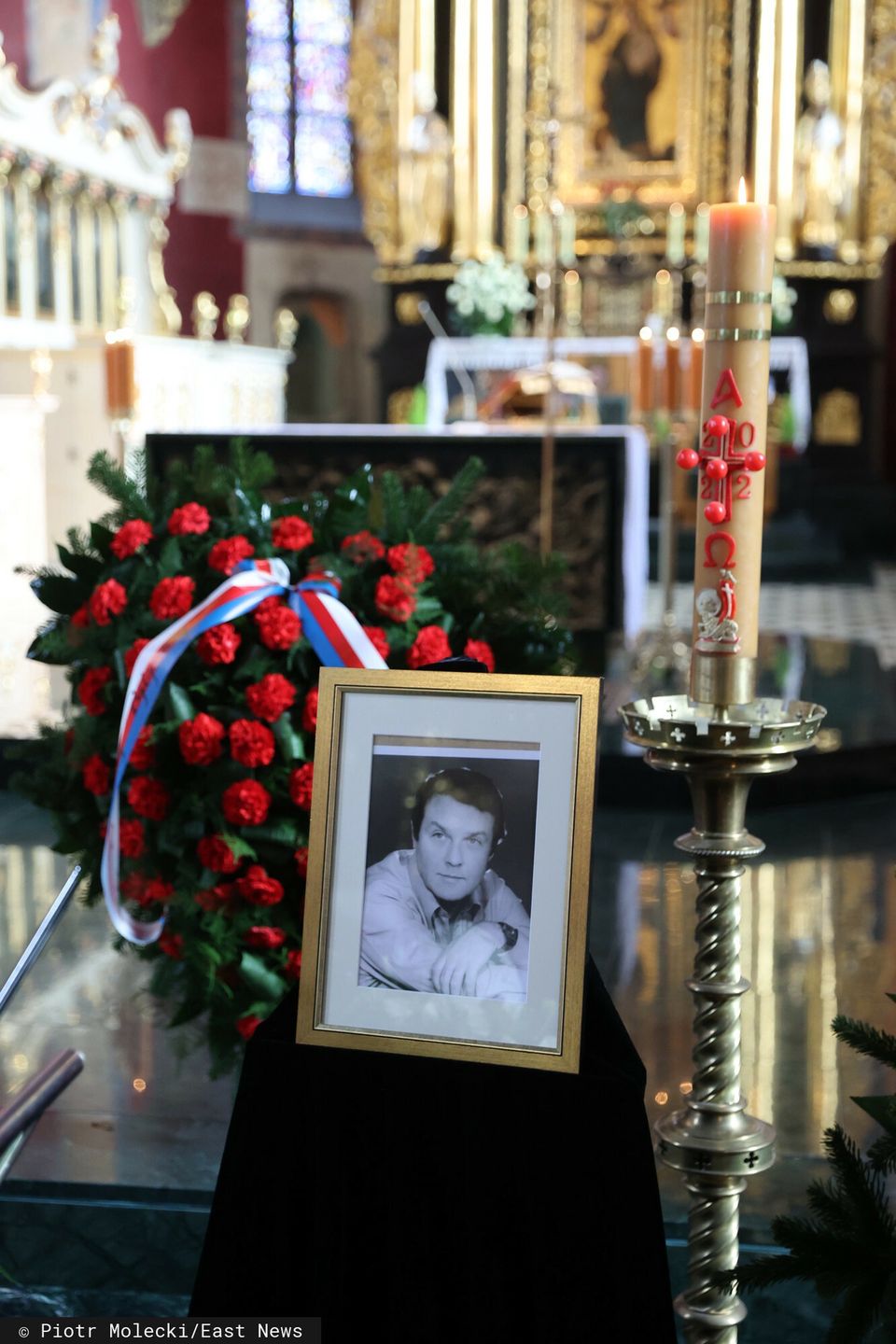 Pogrzeb Leonarda PietraszakaFot. Piotr Molecki/East News, Bydgoszcz, 07.02.2023. Pogrzeb aktora Leonarda Pietraszaka. Msza pogrzebowa w Katedrze Farnej.Piotr Molecki