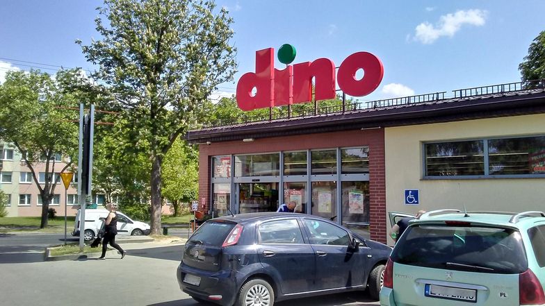Na mapie Polski przybywa sklepów z logiem Dino.