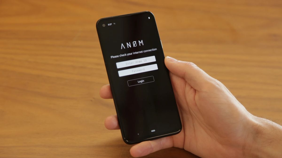 Ten smartfon rozbił siatki przestępcze w 16 krajach. Stworzyło go FBI 1