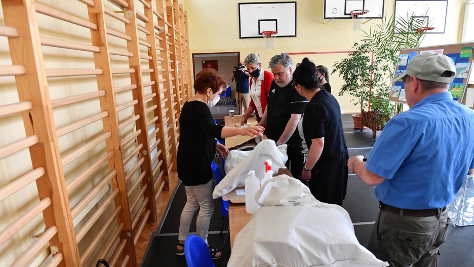 Wybory prezydenckie 2020. Kalisz i nietypowy "prysznic" w komisji wyborczej (zdjęcie ilustracyjne)