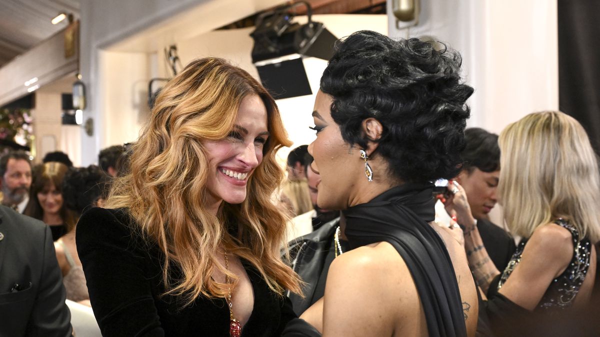 Julia Roberts i Teyana Taylor podczas Złotych Globów