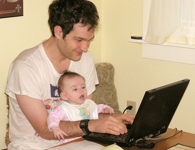 Laptop dla dziecka nie musi być nowy (fot. na lic. CC; Flickr.com/by Qole Pejorian)