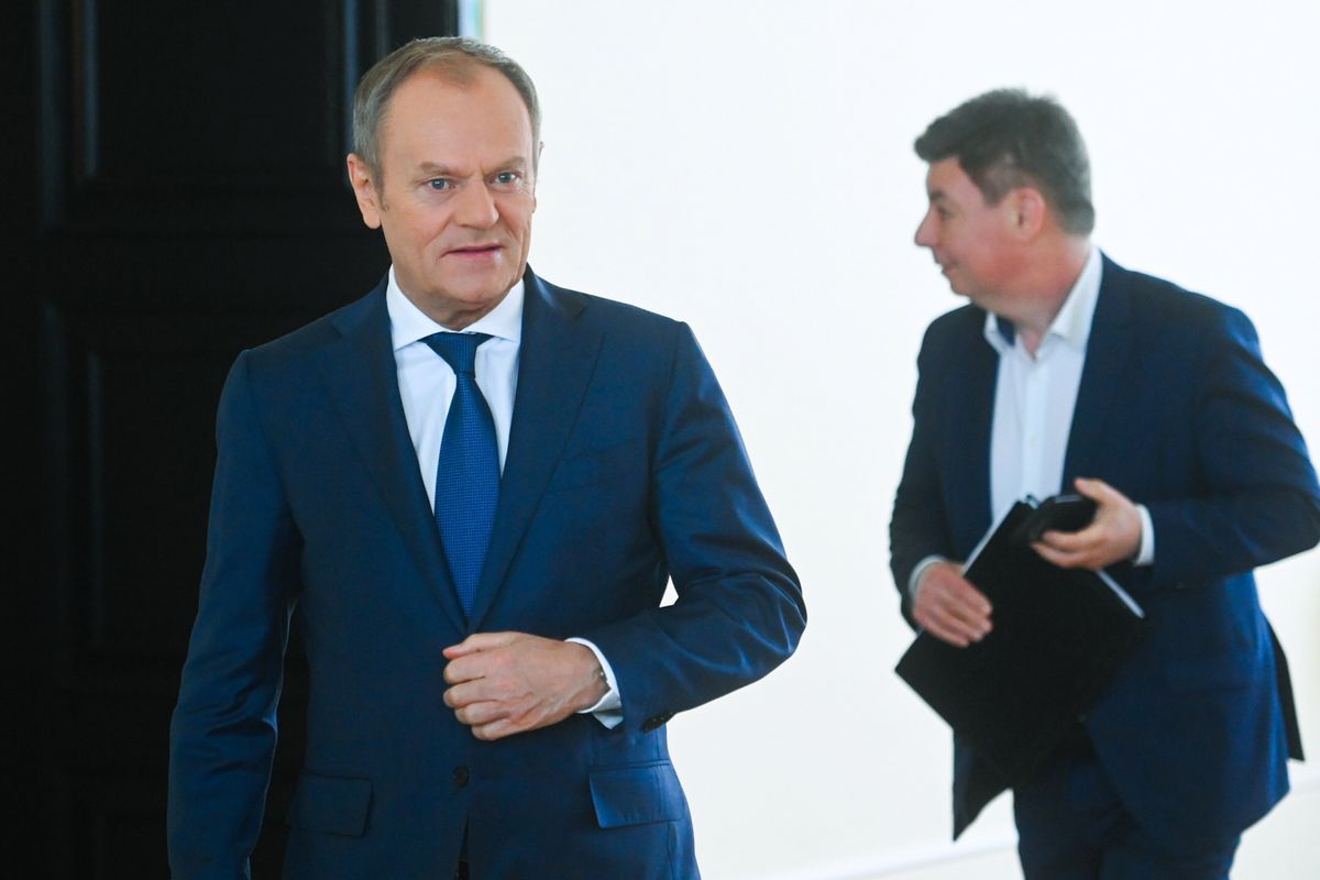 Donald Tusk, jacek kurski, tvp Premier przyjmie od WP zaproszenie? Po traumie szybko nie przyjdzie