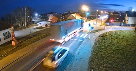 Kierowca ciężarówki przesadził. Niebezpieczny manewr nagrany