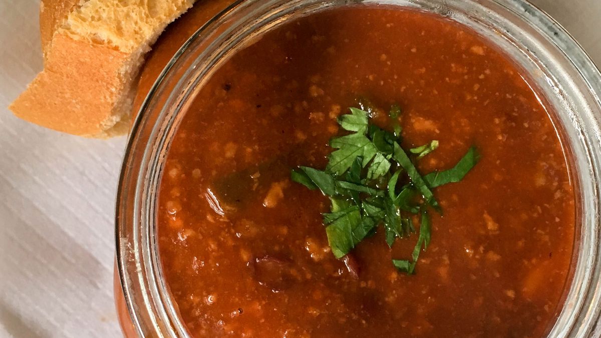 Chili z wołowiną (zupa) przygotowane z dodatkiem wody 1:1