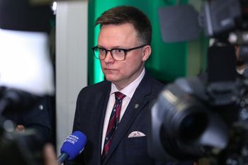 "Nie będzie nam nikt mówił". Stanowcze słowa Hołowni