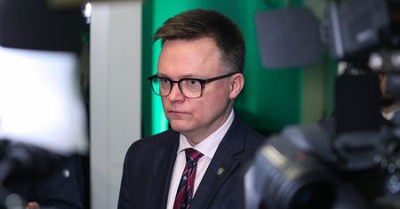 "Nie będzie nam nikt mówił". Stanowcze słowa Hołowni