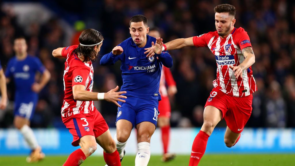 Eden Hazard w akcji przeciwko graczom Atletico Madryt