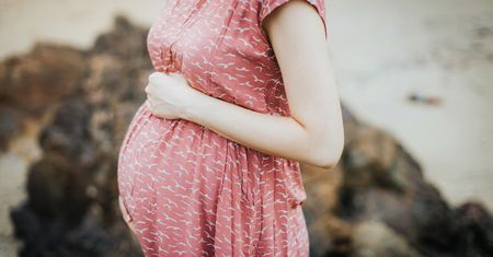 Kosmetyki zakazane w ciąży. Czego unikać dla bezpieczeństwa i zdrowia dziecka?