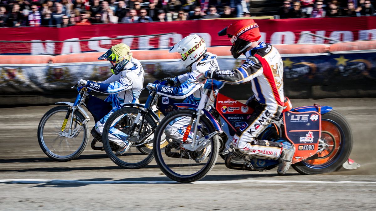 WP SportoweFakty / Wiesław Wardaliński. / Wybrzeże - Unia. Kacper Gomólski na pierwszym planie