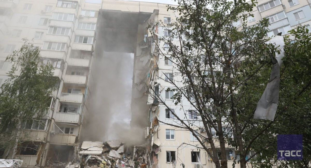 Partially collapsed building in the Russian city of Biełgorod