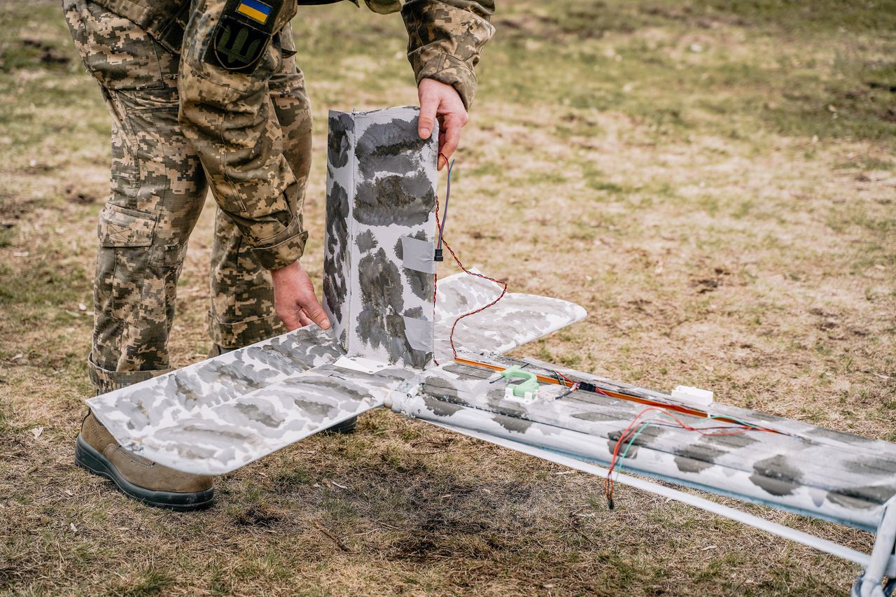 Ukraińskie wojsko przeprowadza próbne loty dronów powietrznych pod Charkowem