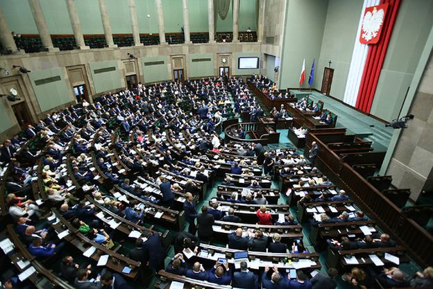 Sejm przyjął nową ustawę o TK autorstwa PiS. Poprawki opozycji odrzucone