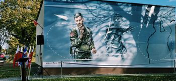 Gostynin oddał hołd ppłk. pil. Maciejowi Krakowianowi. Wyjątkowy mural upamiętnił "Slaba"!