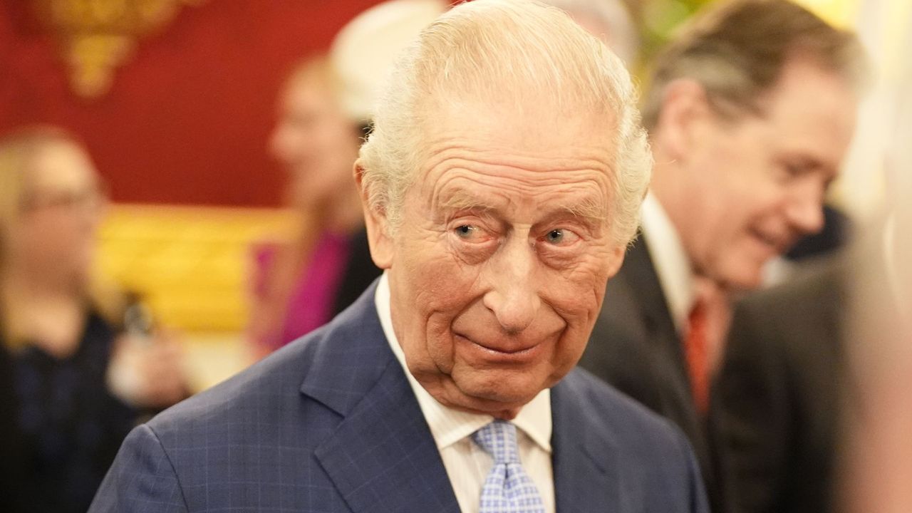 Król Karol III oszczędza resztki jedzenia 