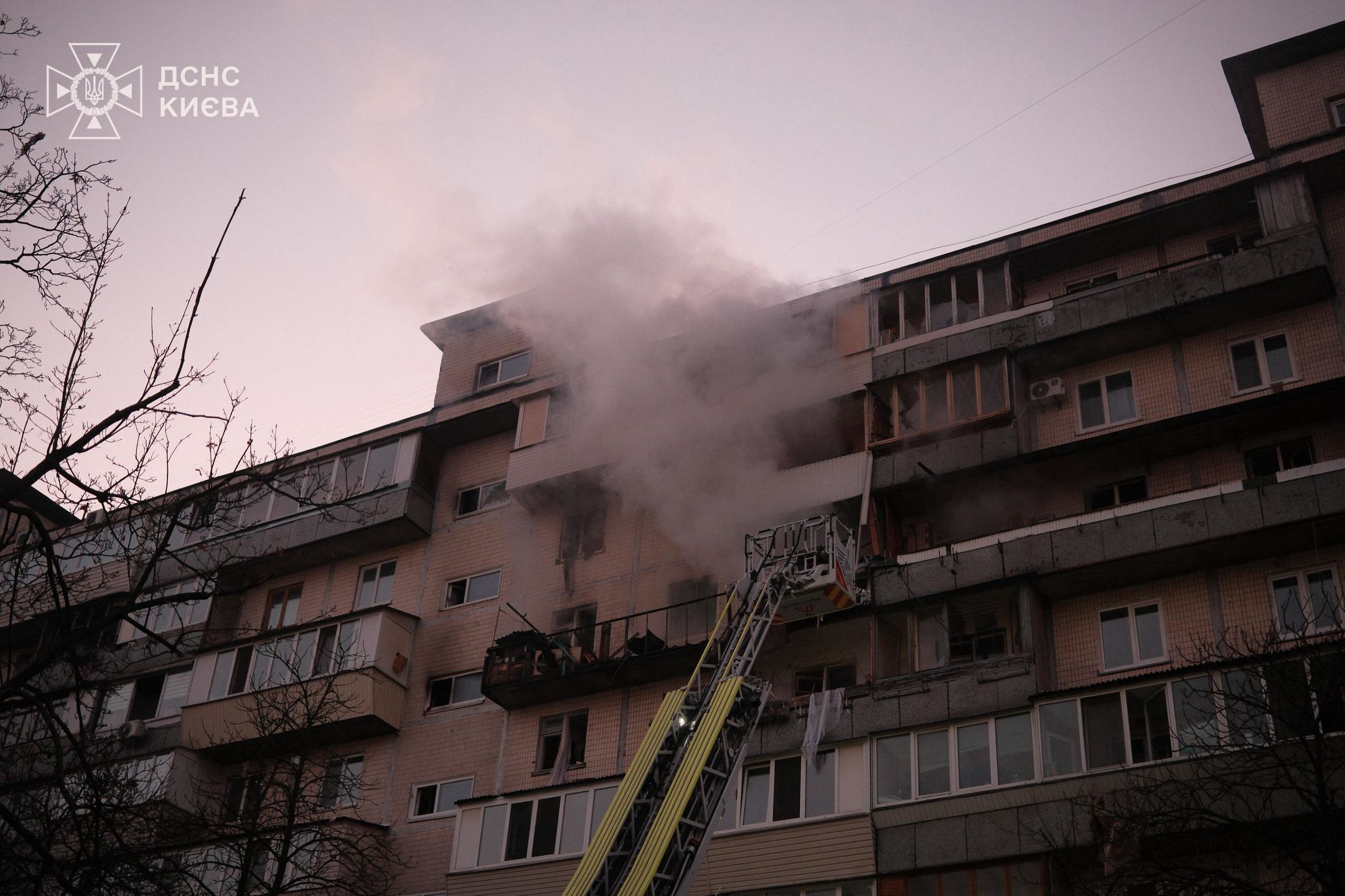 Budynek mieszkalny zniszczony przez rosyjskie ataki