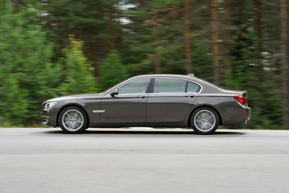 BMW serii 7 na rok 2013 - megagaleria niemieckiego okrętu flagowego 61
