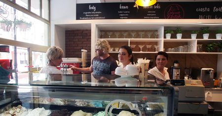 Praca dla nieletnich. Firmy już nie szukają studentów, wolą młodszych