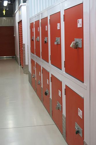 Wynajem magazynów pod miastem coraz popularniejszy wśród Polaków