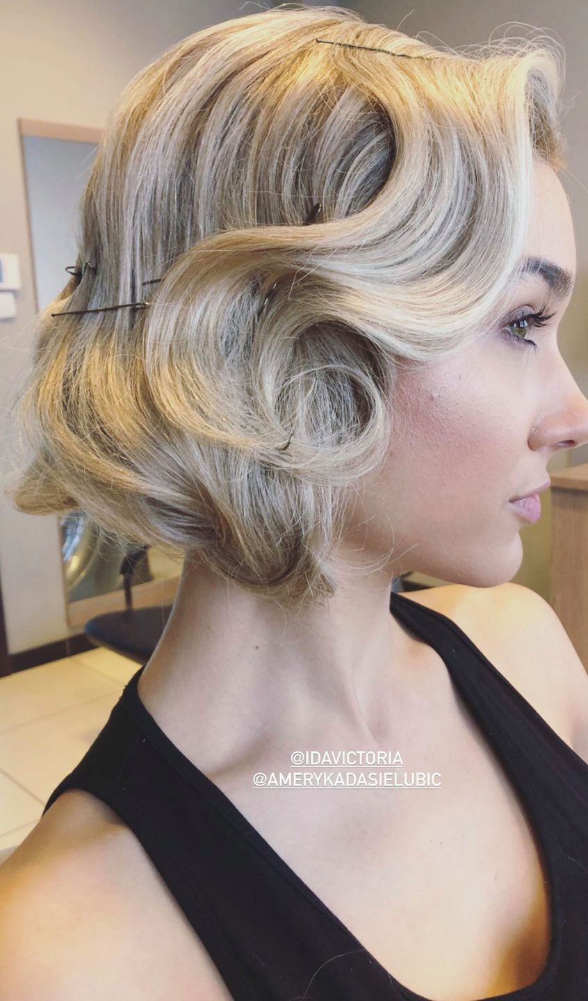 Ida Nowakowska w blond włosach